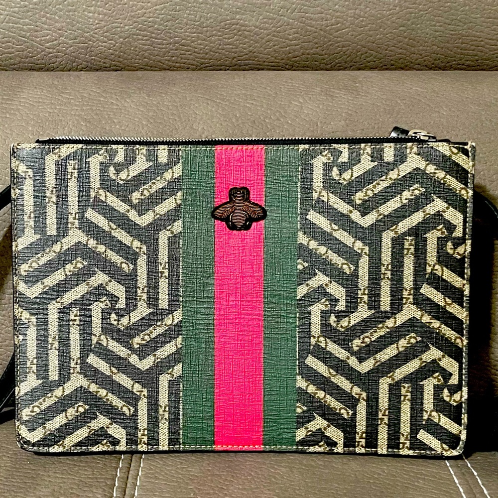 SOLD elsewhere!!!GUCCI Supreme Calideo Web Messenger Bag!